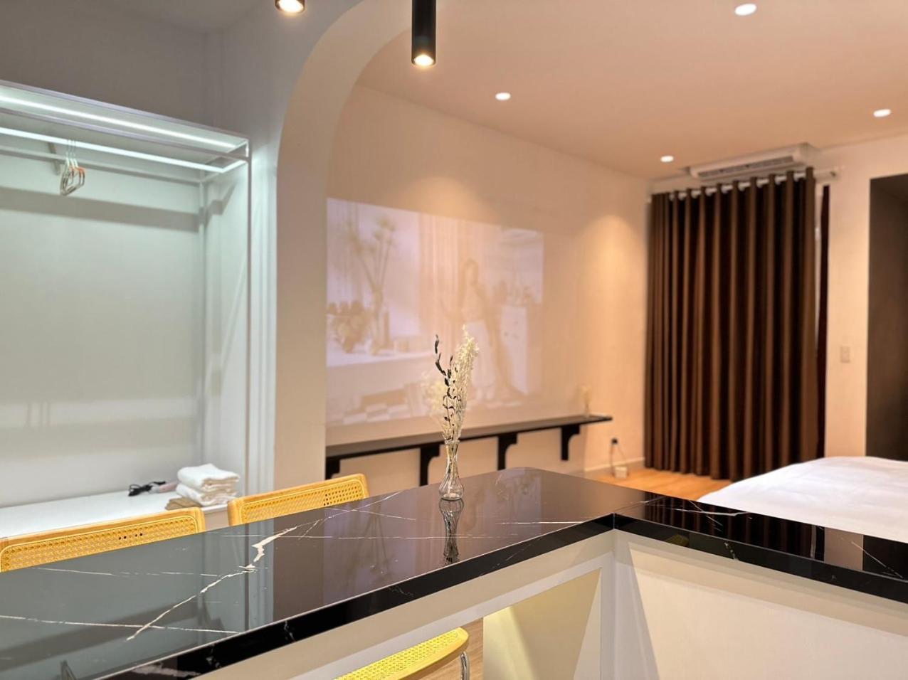 Apartment Ho Bon Tam, Ban Cong Doc Dao O Quan 10 *